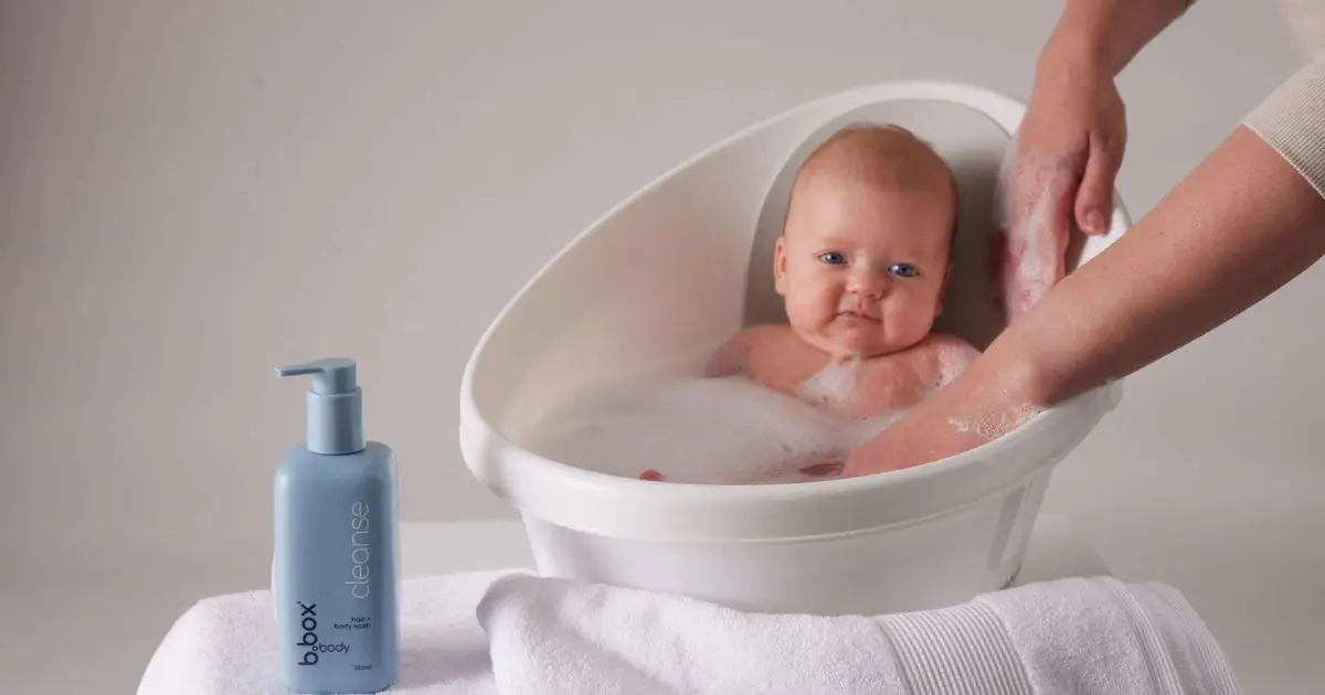 How to Bathe Your Newborn Safely at Home